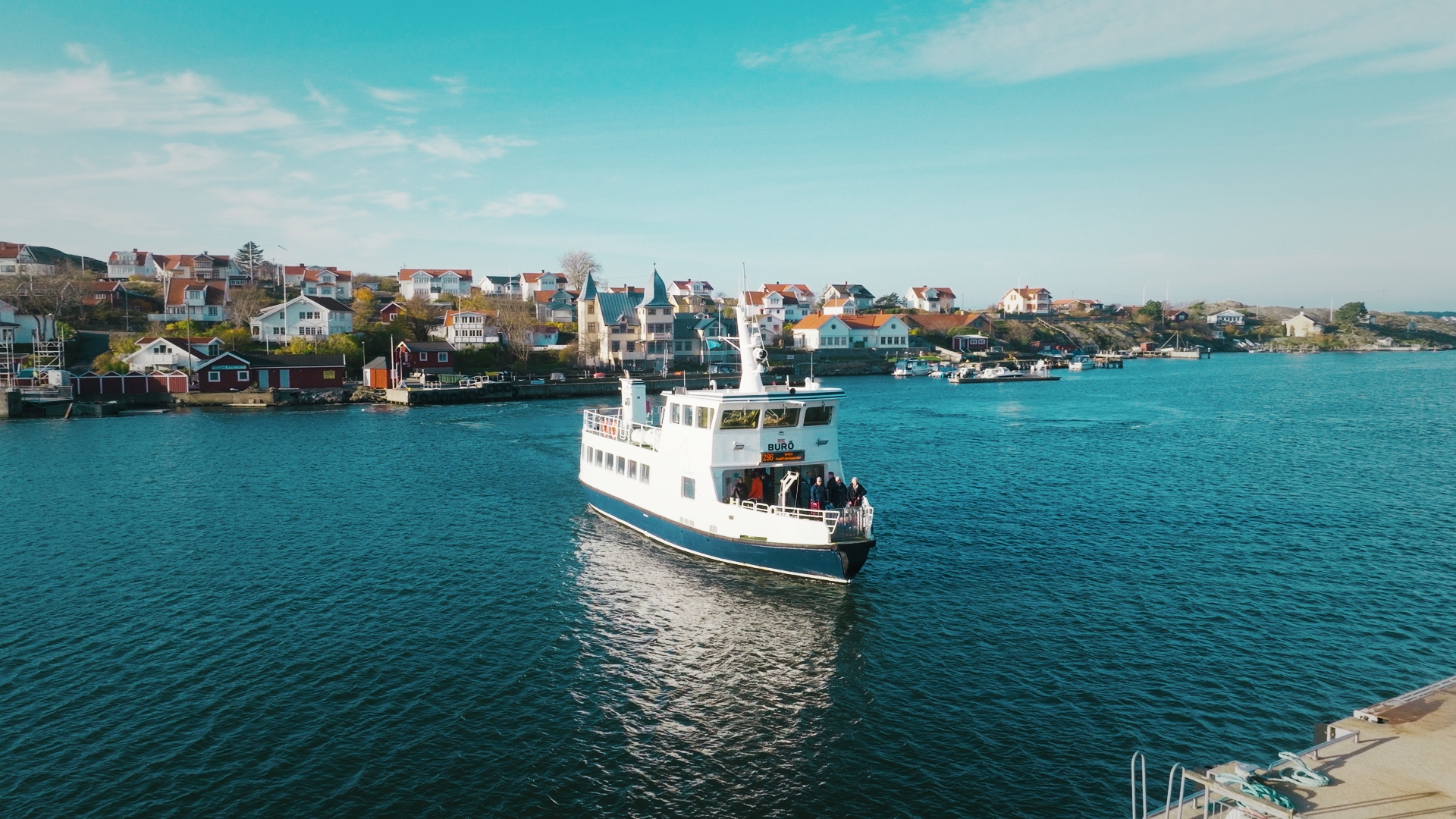 Kvinna som applicerar EYZ Protect i torra ögon